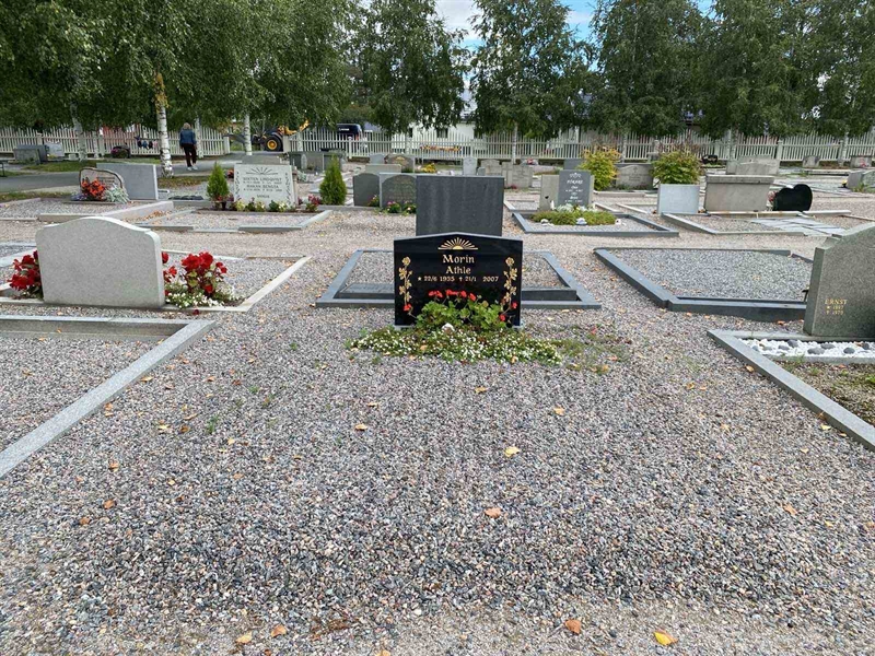 Grave number: 2 07   135