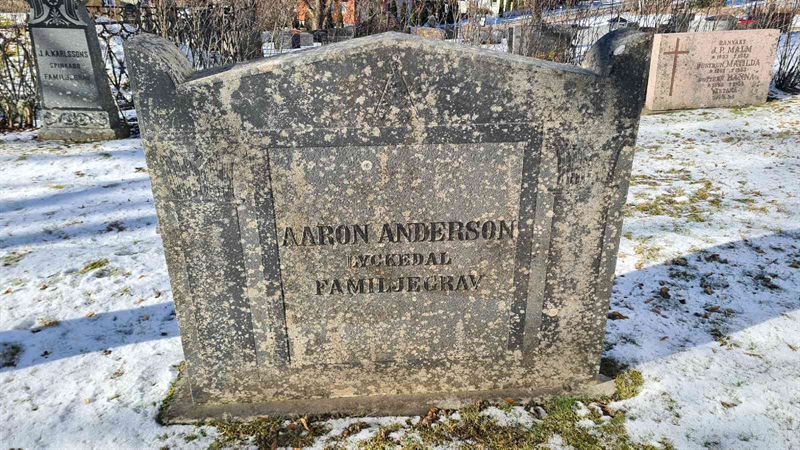 Grave number: M G 01 108-109