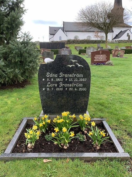 Grave number: SÖ L   108, 109