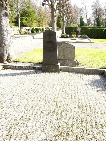 Grave number: LM 3 41  007