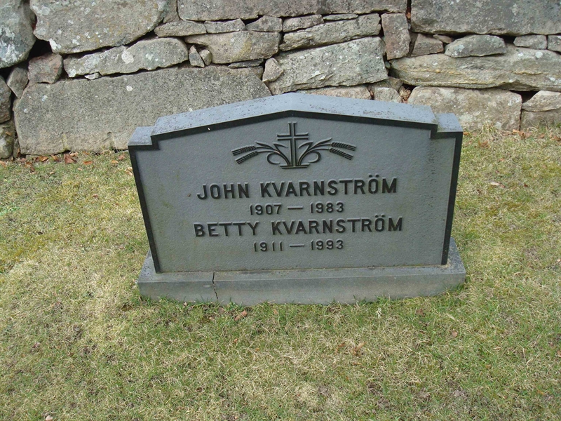 Grave number: KU 12     9, 10