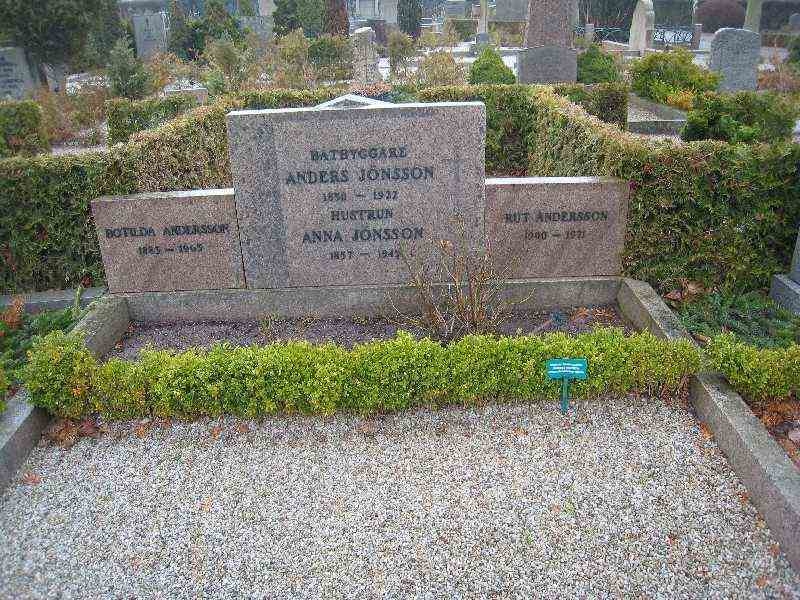 Grave number: NK V   111