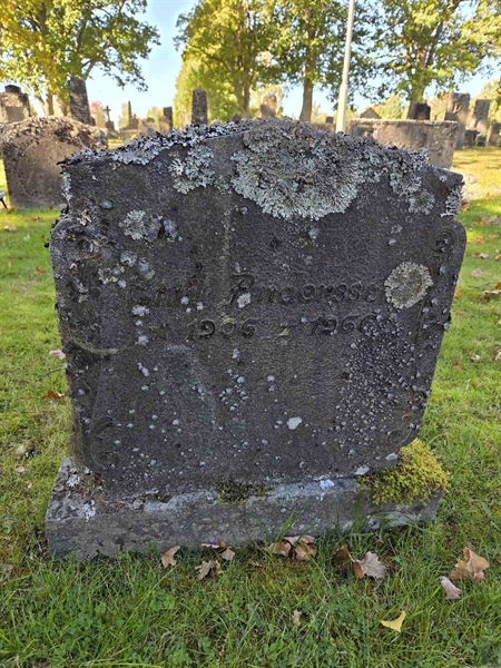 Grave number: T A C   690