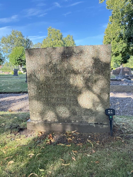 Grave number: 33 5    69-70