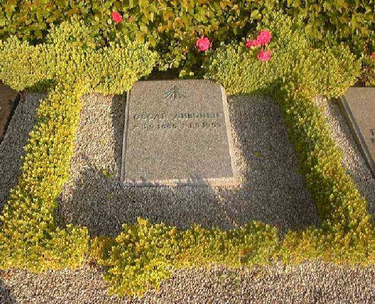 Grave number: NK Urn p    15