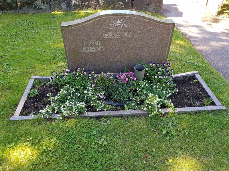 Grave number: 01  2180