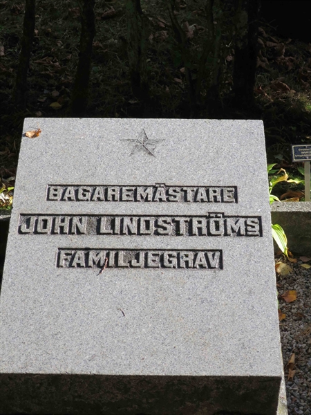 Grave number: HÖB GL.R    53