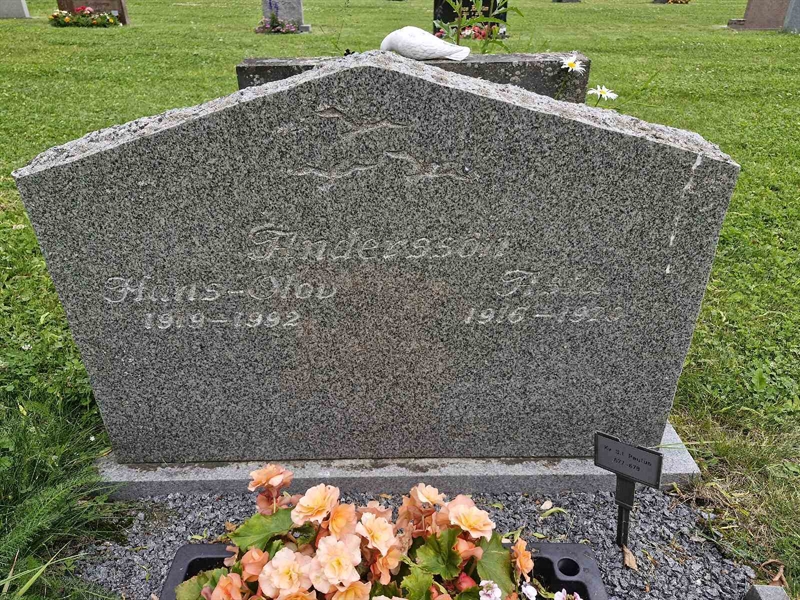 Grave number: GR PA   677-678