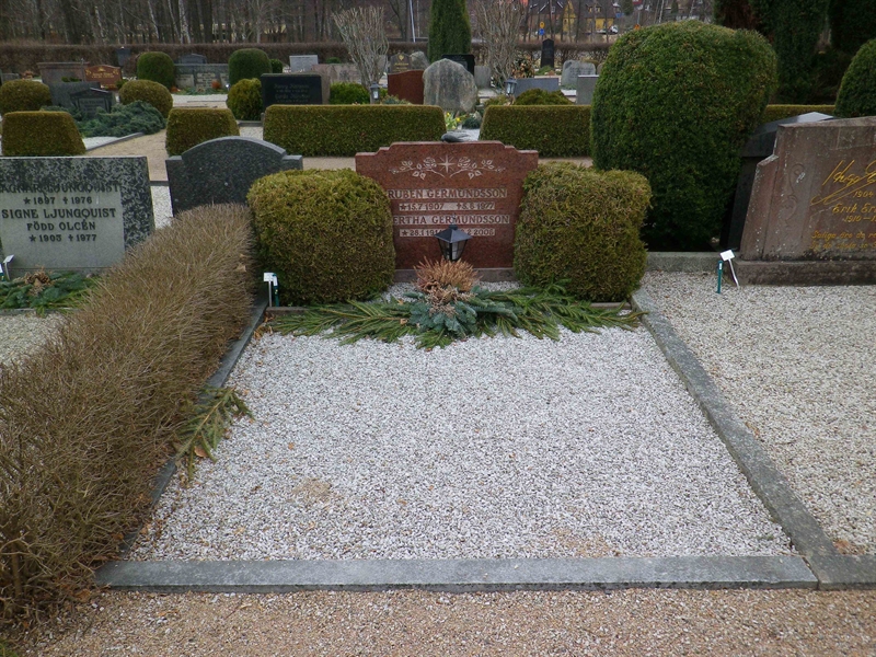 Grave number: OS E   197, 198