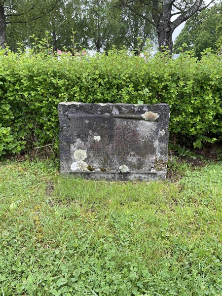 Grave number: 2 12 46-47