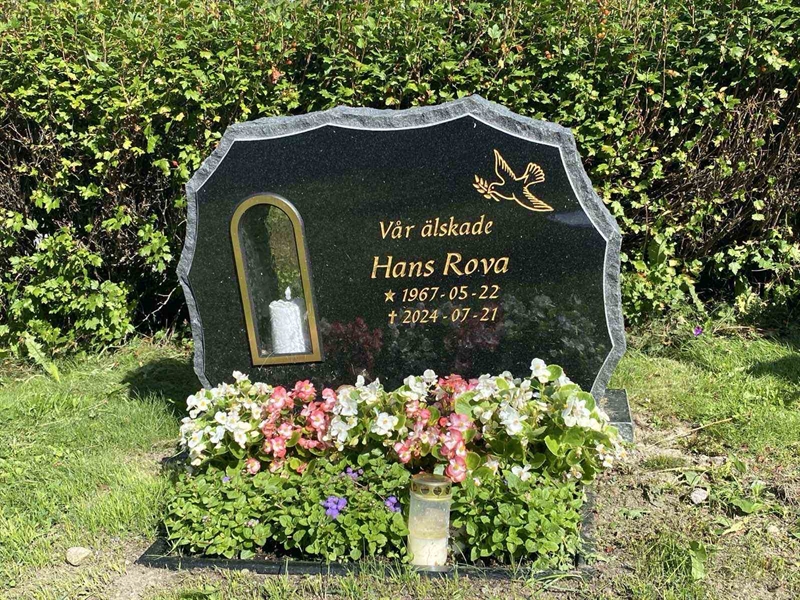 Grave number: 3 20 121
