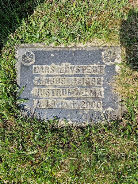 Grave number: 501 04 438-440