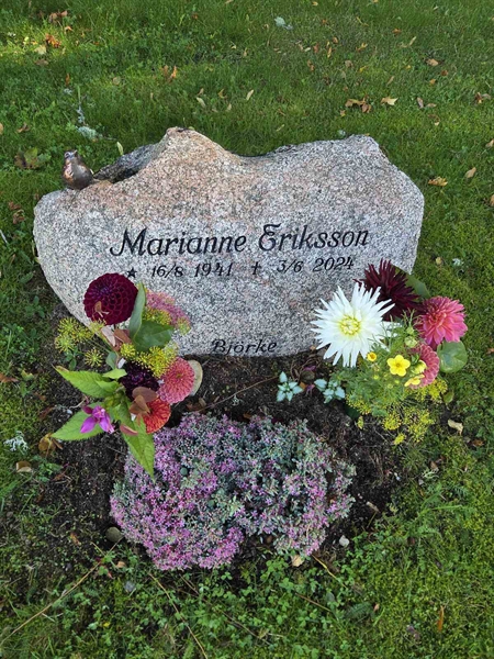 Grave number: T A E  1109-1112