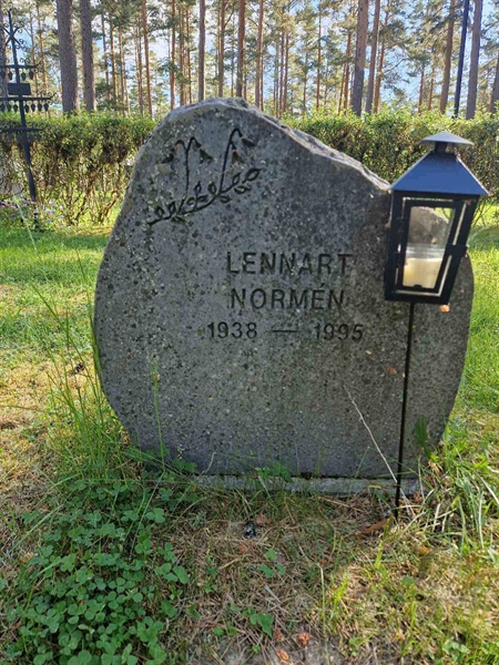 Grave number: 1 KV.8   373