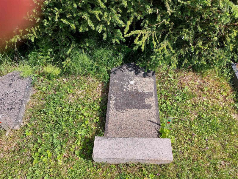 Grave number: SK 5    37