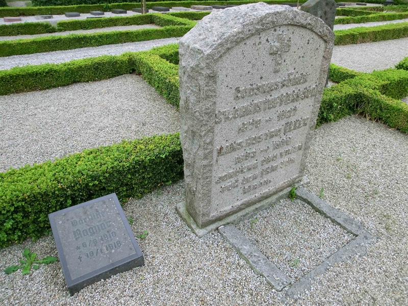 Grave number: KÄ D 157-158