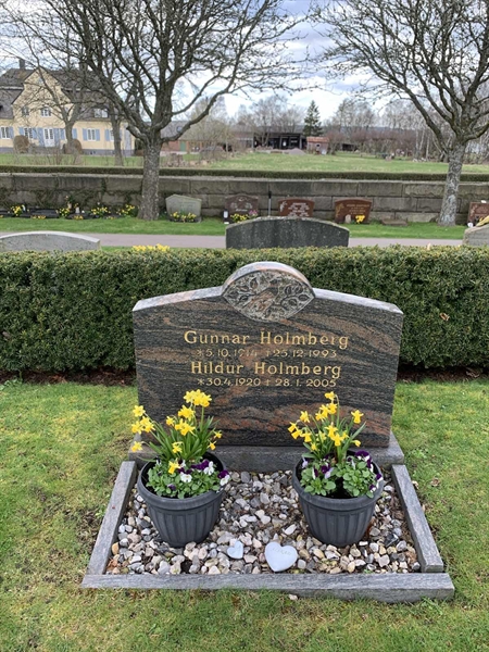 Grave number: SÖ L     6, 7