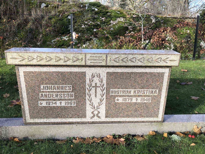 Grave number: La G C    16, 17