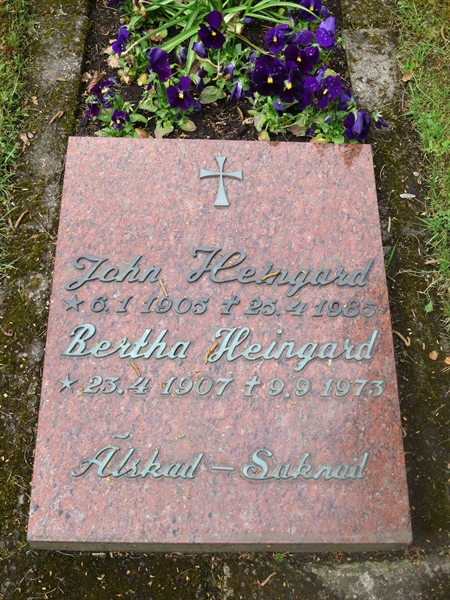 Grave number: HÖB N.UR    10