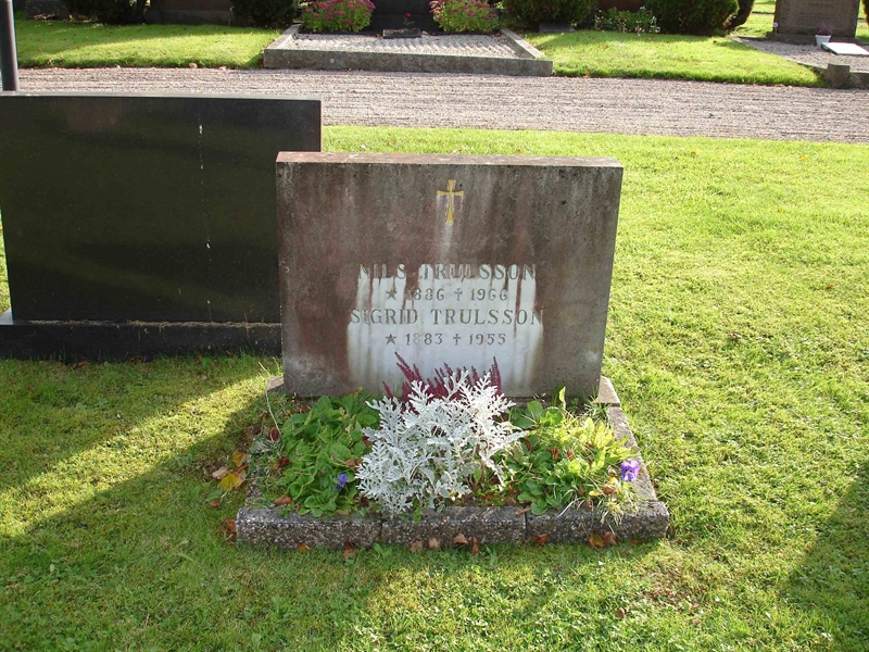 Grave number: HK B   234, 235