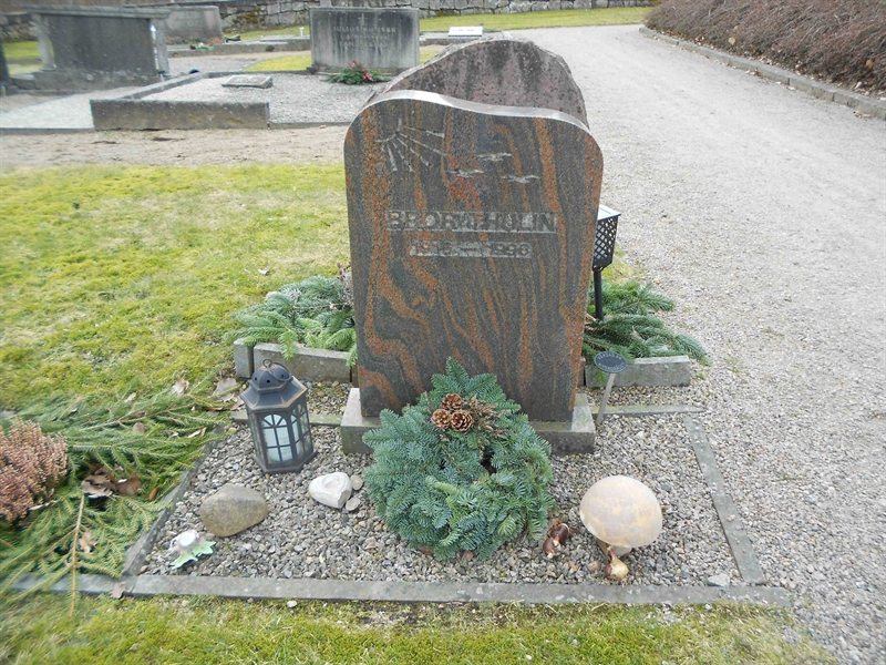 Grave number: NÅ M5    61