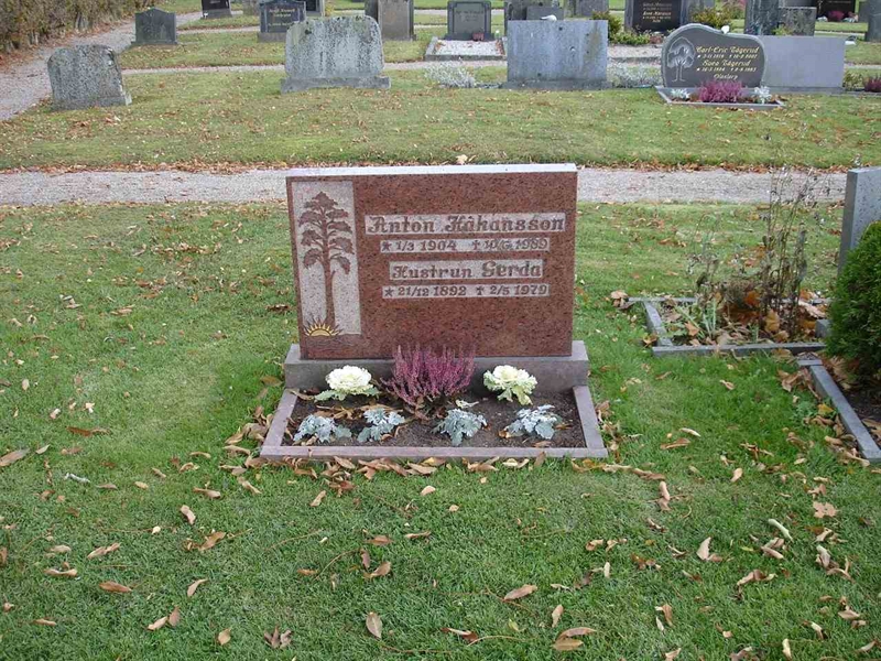Grave number: FN O    13, 14