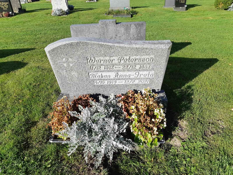 Hautatunnus: Fr 8   378-379