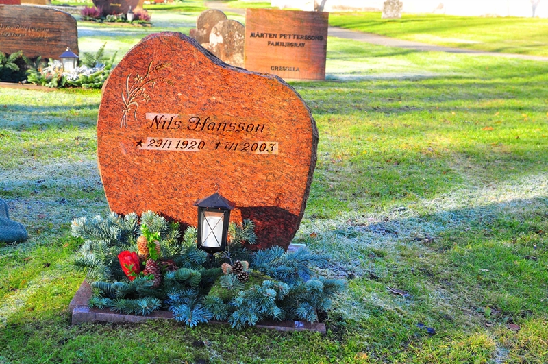 Grave number: HÖ 1    63