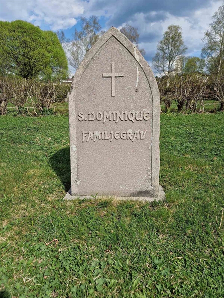 Grave number: 1 06  610, 611, 612