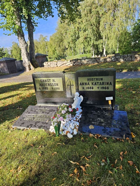 Grave number: Fr 4   412-413