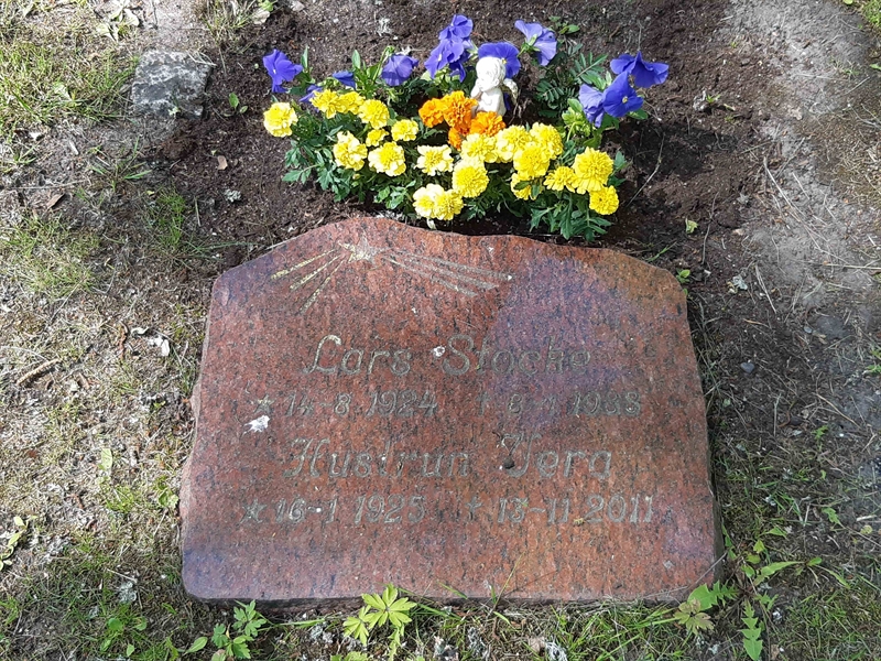 Grave number: KA 15    90