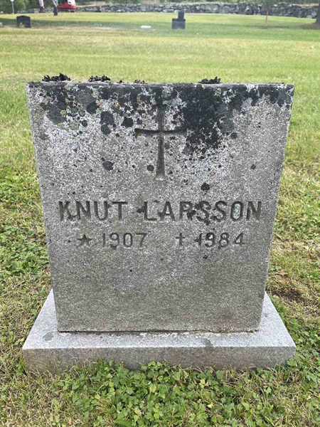 Grave number: 001 1   422