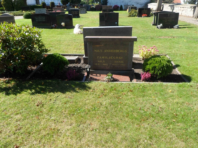 Grave number: SK J    75, 76