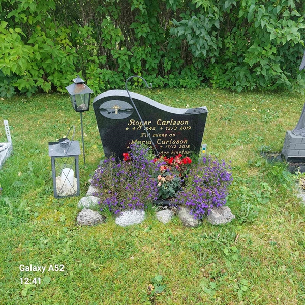 Grave number: N K    40