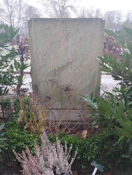 Grave number: Ö 33y    21a, 21b, 21c