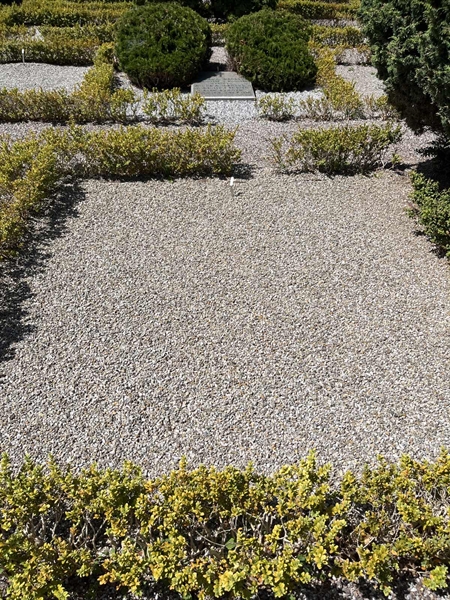 Grave number: NK H 43-44
