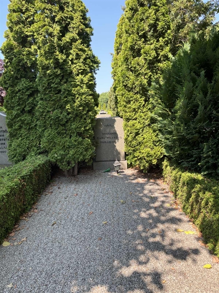 Grave number: NK VI   126a