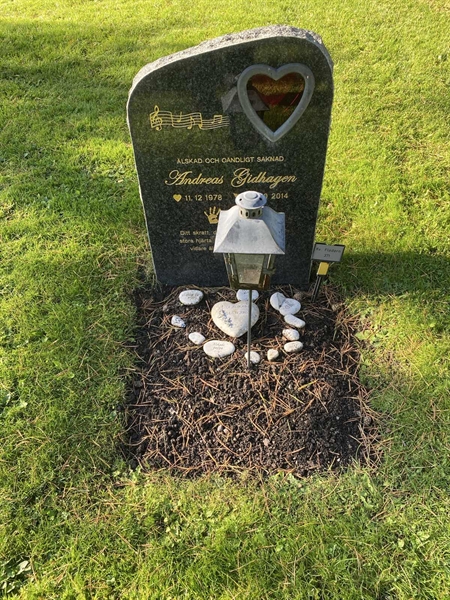 Hautatunnus: 2 F   371