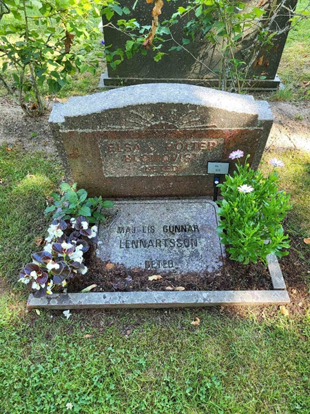 Grave number: Jä 01   105