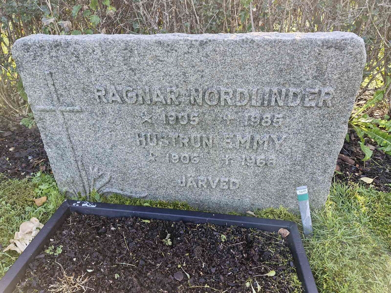 Grave number: AK D  5845-5846