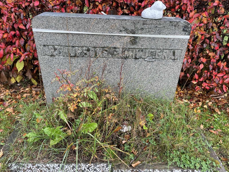 Grave number: 1 Y   475-476