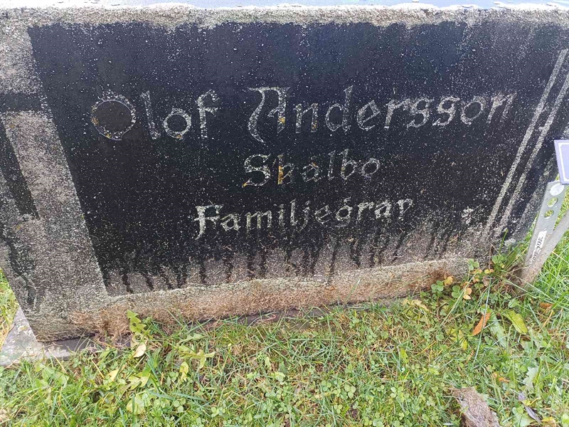 Grave number: JÄ 1 B 3927, 3928, 3929