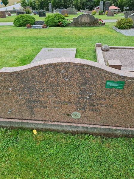 Grave number: KN 02   443, 444