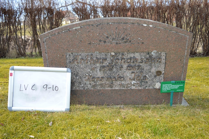 Grave number: LV C     9, 10