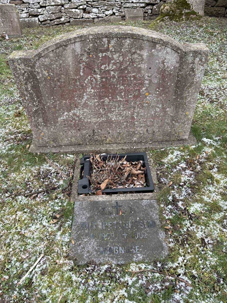 Gravnummer: LE    81, 82, 83