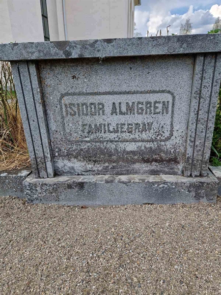 Grave number: 501 06 790-792