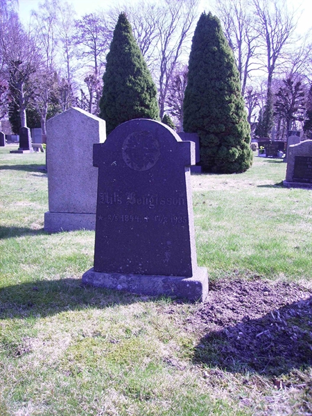 Grave number: LM 3 31  011