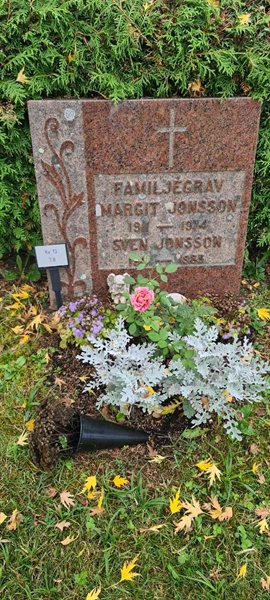 Grave number: M 13    7, 8