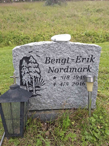 Grave number: 001 3 U     9