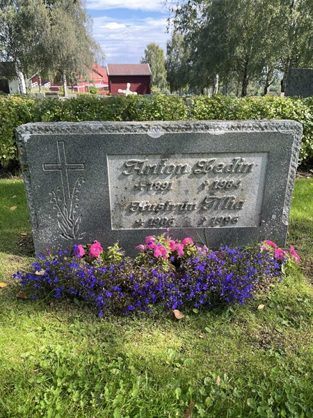 Grave number: 3065 D    21-22